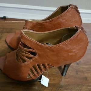 Lovely brown high hill shoes