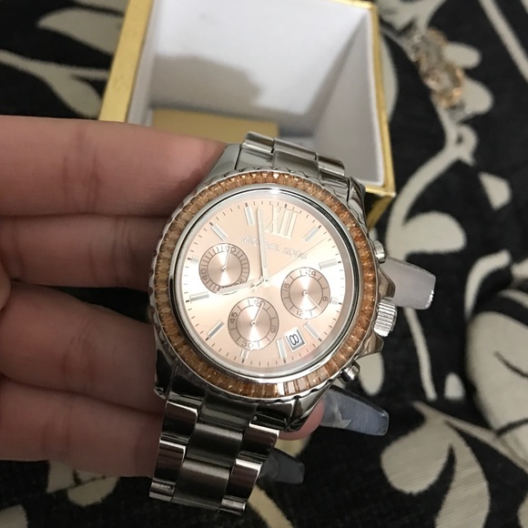 mk watch
