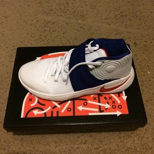 Kyrie 2's team USA never worn