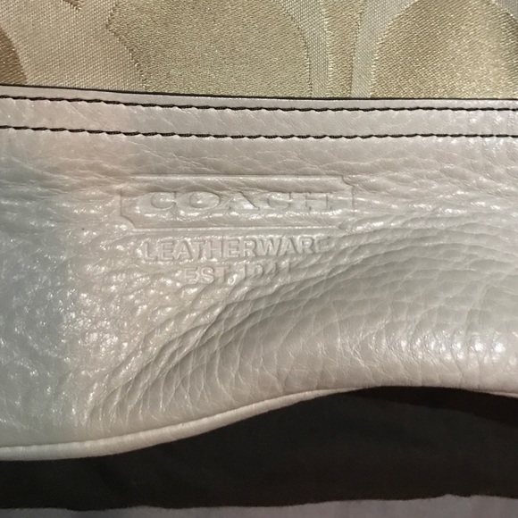💯 Authentic Large Coach Purse - Picture 2 of 4