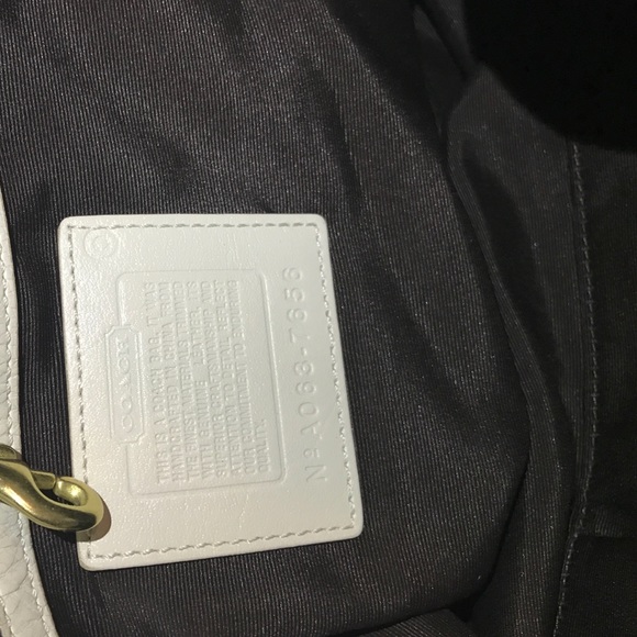 💯 Authentic Large Coach Purse - Picture 3 of 4