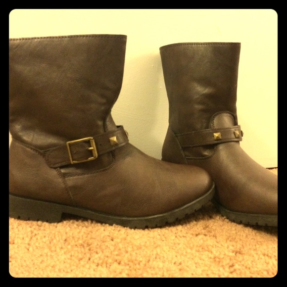 Never worn brown booties with faux wool inside!