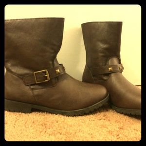 Never worn brown booties with faux wool inside!