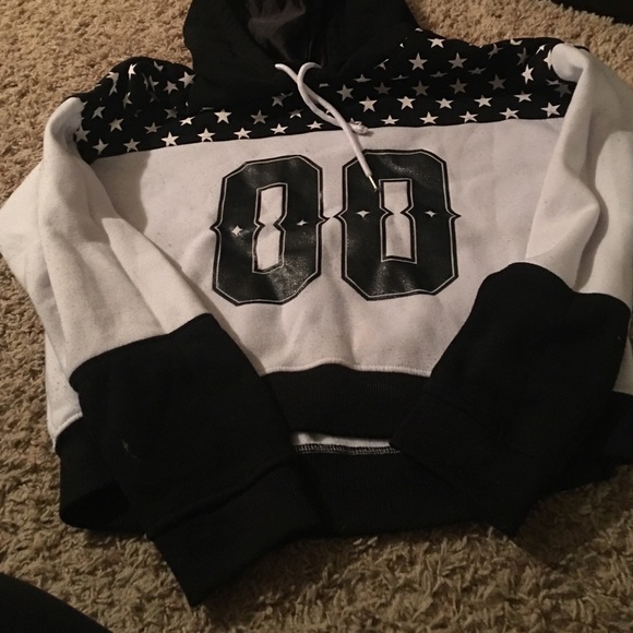 Black and white, Southpole hoodie