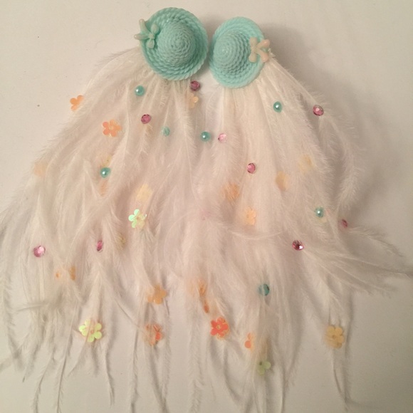 Beautiful fairy earrings---new-- - Picture 2 of 3