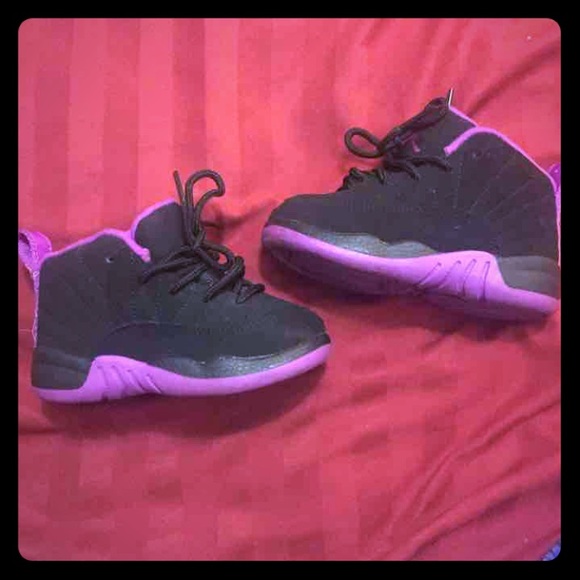 ❌SOLD❌Hyperviolet Jordan 12 7c