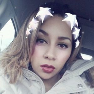 Meet your Posher, Dominique