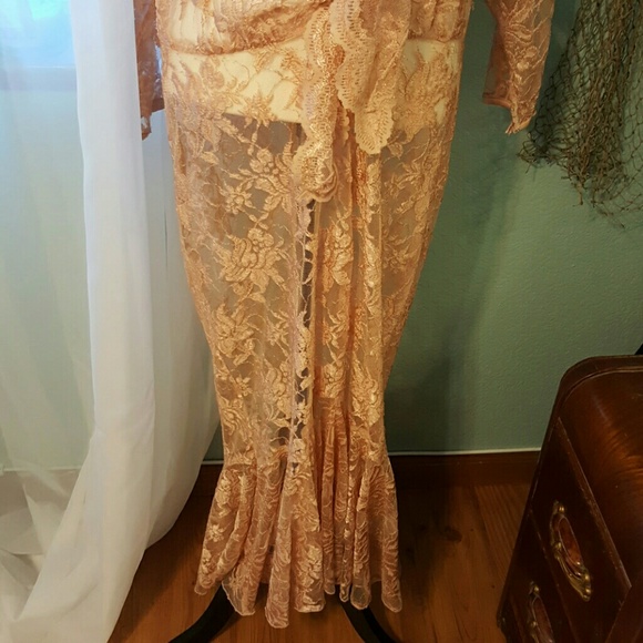 Vintage lace dress - Picture 3 of 8