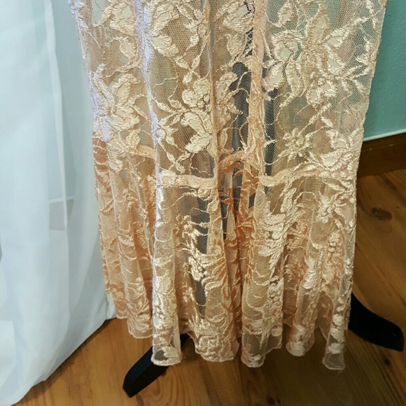 Vintage lace dress - Picture 4 of 8