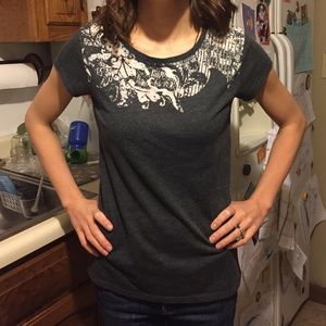 SALE! Charcoal Gray Tahari tee t-shirt medium