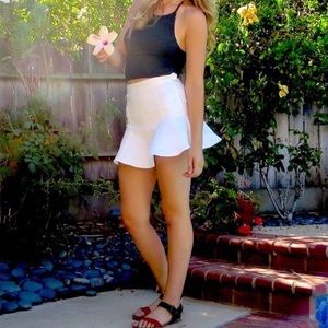 White mini trumpet skirt