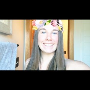 Meet your Posher, Maya