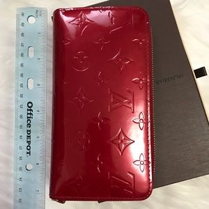 Louis Vuitton Vernis monogram zippy long wallet
