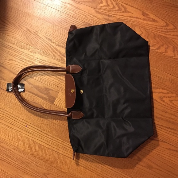 Longchamp medium/large purse NWT