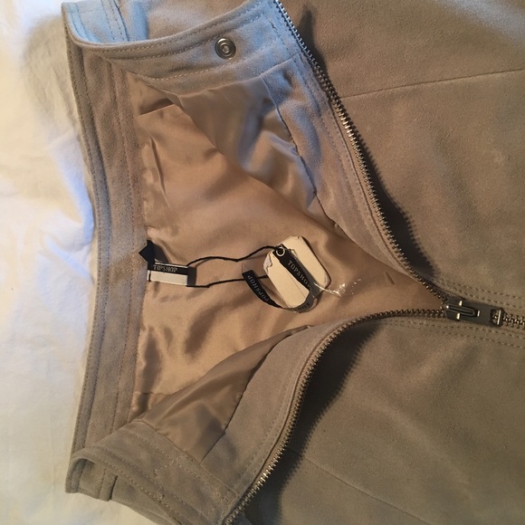 TOPSHOP Tab Button Suede mini skirt - Picture 4 of 4