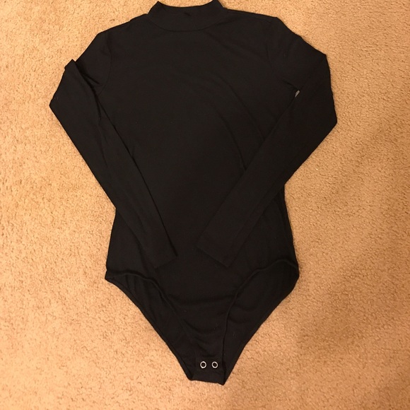 BLACK BODYSUIT