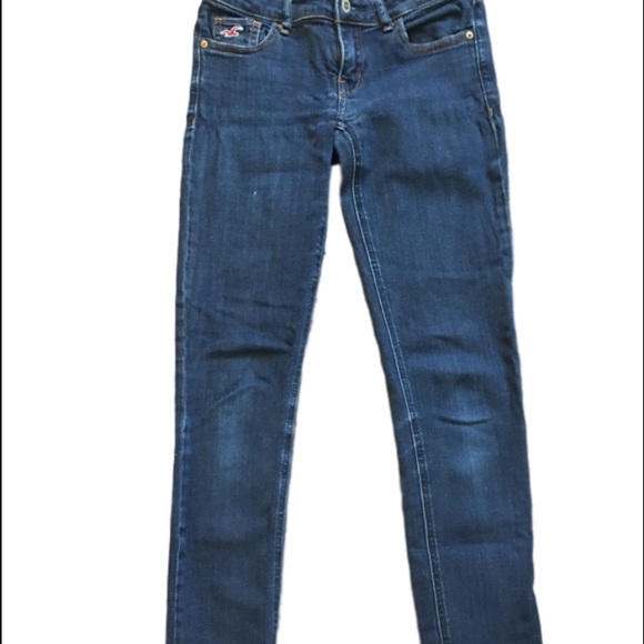 Dark wash skinny jeans