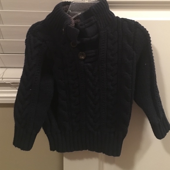 Gap sweater