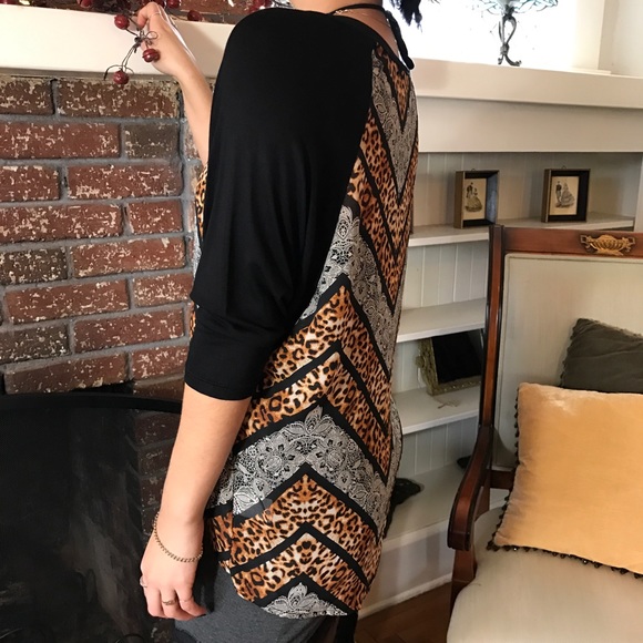 Animal print high low top. B062 - Picture 3 of 4