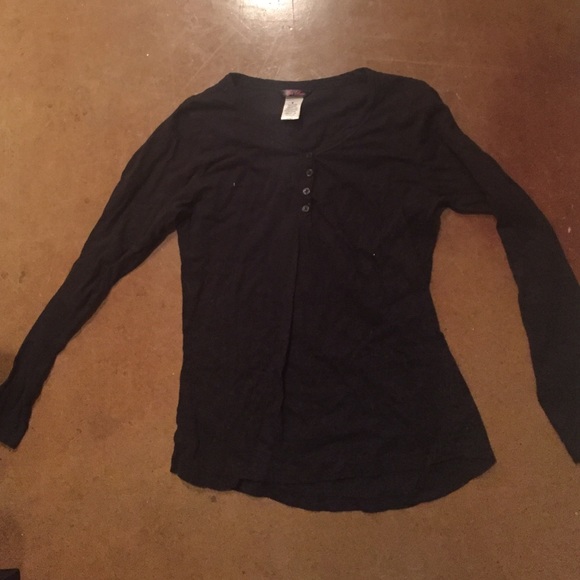 Fitted Black Tee - Picture 1 of 2