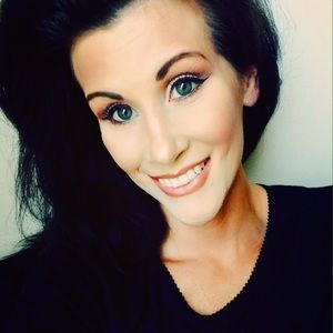 Meet your Posher, Suzanne