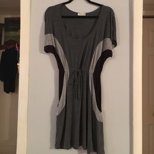 Short sleeve dress