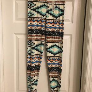 Aztec print leggings
