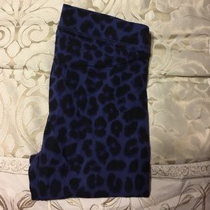 Black and blue cheetah print leggings