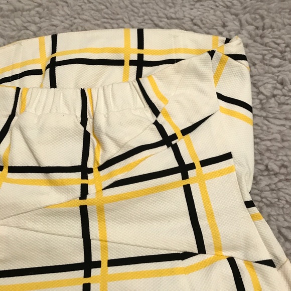Plastic Island - Bold Geometric Strapless Dress 🐝 - Picture 3 of 4