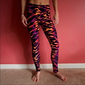 Fractal9 Tiger Yoga Purple Orange Black Leggings