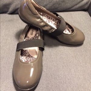 Softwalk ballet flats with elastic strap