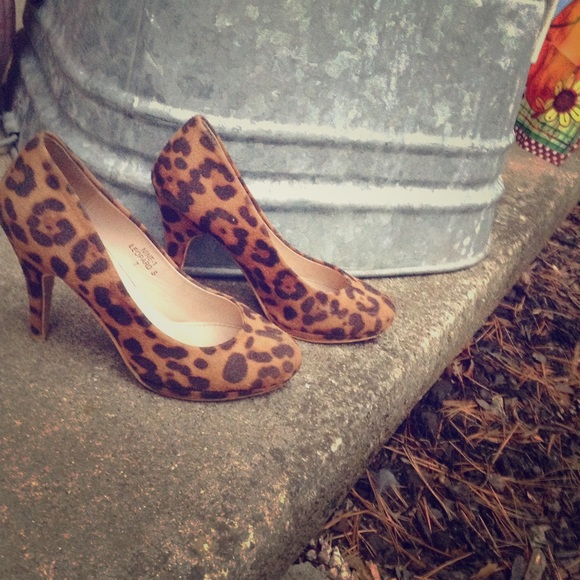 Cheetah print boutique heels - Picture 1 of 3