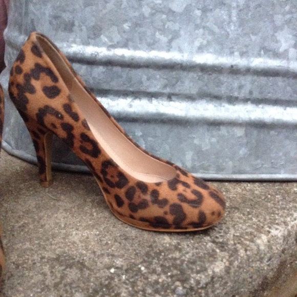 Cheetah print boutique heels - Picture 3 of 3