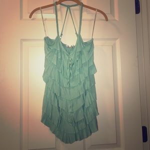 Super cute Ruffle top from papaya with criscross