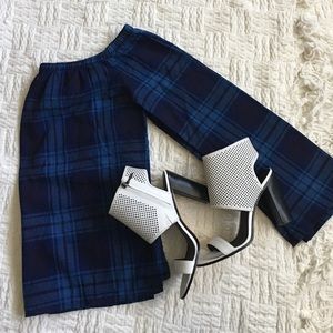 Anthropologie Tops - Cloth and Stone Off the Shoulder Plaid Blue Top Anthropologie Tops - Cloth and Stone Off the Shoulder Plaid Blue Top