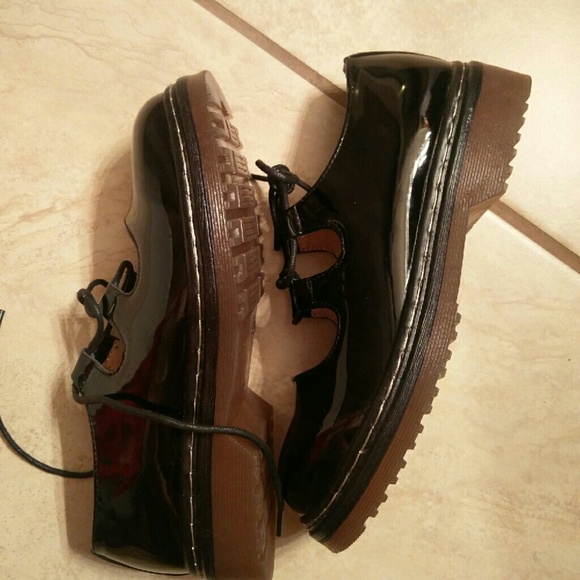 Lace up cleated ballet shoes - Picture 2 of 4