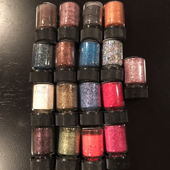 MAC (authentic) pigment set--17 shades