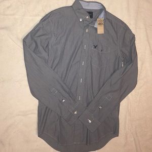 American Eagle classic fit button down shirt
