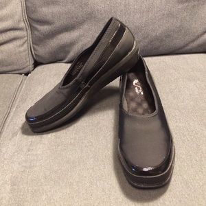 Softwalk Black Patent flats