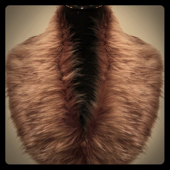 Accessories - Faux Fur Collar