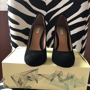 Black Kimchi Blue Heels