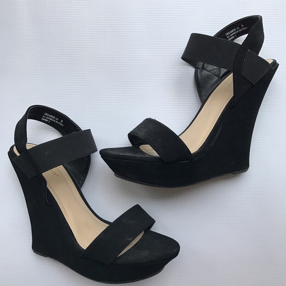 Black wedges