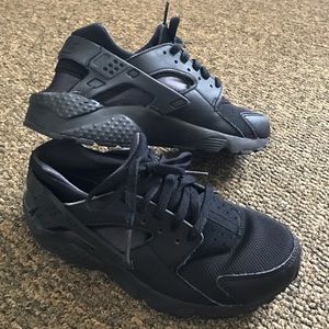 NEW HUARACHES