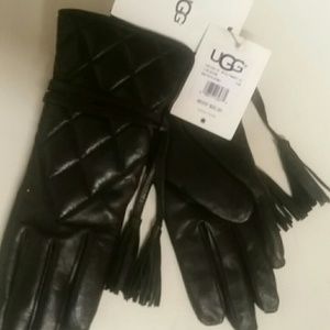 Ugg leathee gloves