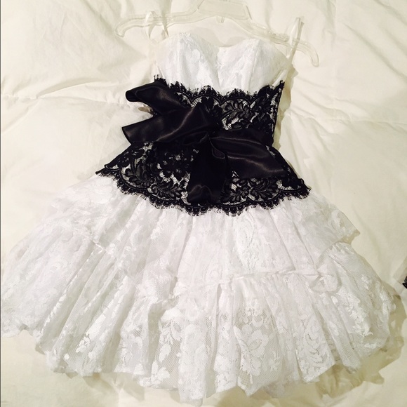 BIG SALE - JESSICA MCCLINTOCK DRESS - Picture 2 of 3