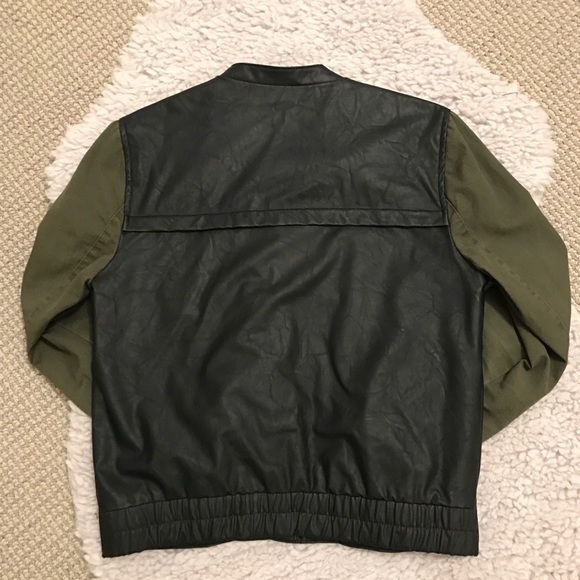 Sans Souci - Leather-Like Jacket with Green Sleeve - Picture 4 of 4