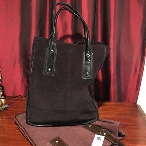 Two Gap totes,