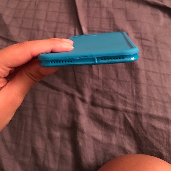 7 PLUS Waterproof Case - Picture 4 of 4