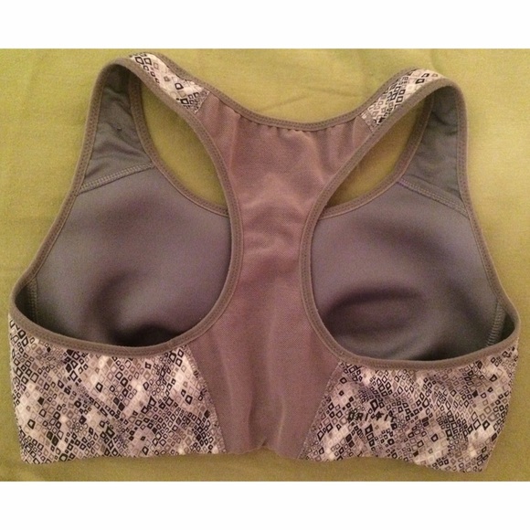 Nike Pro Fierce Sports Bra - Picture 2 of 4