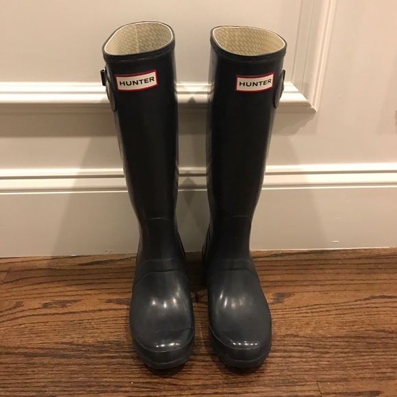 Hunter Original Tall Rain Boots, Navy (Size 6-6.5)